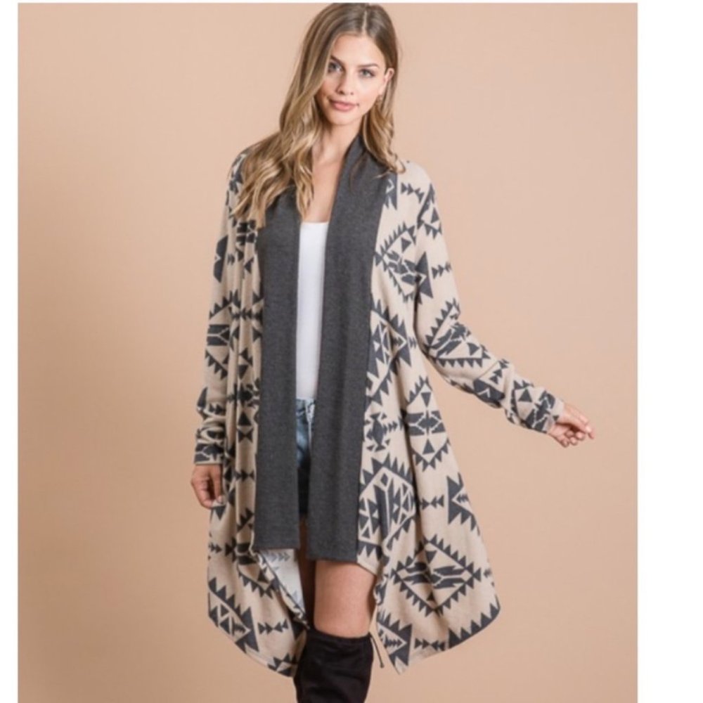 Long sleeve Aztec print cardigan 🖤